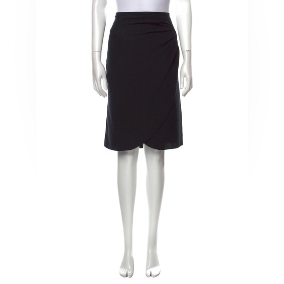 ARMANI COLLEZIONI
Knee-Length Skirt
Size: LI US10, IT46; VG Condition - Picture 1 of 4